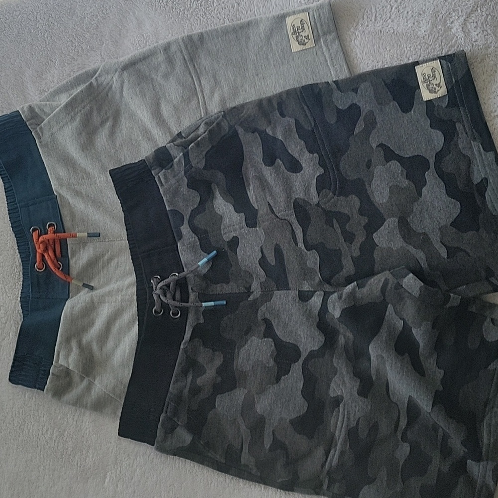 Bass Pro Shops Pair of Youth XL (14yo) Boys short